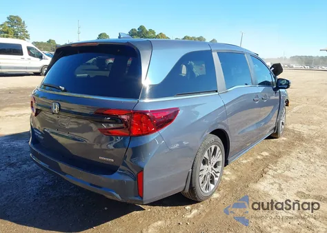 2025 Honda Odyssey Touring z USA, uszkodzony, nr VIN 5FNRL6H87SB051608